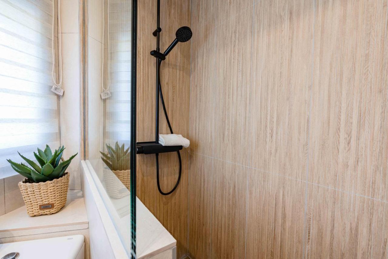 Golden With Jacuzzi Apartamento