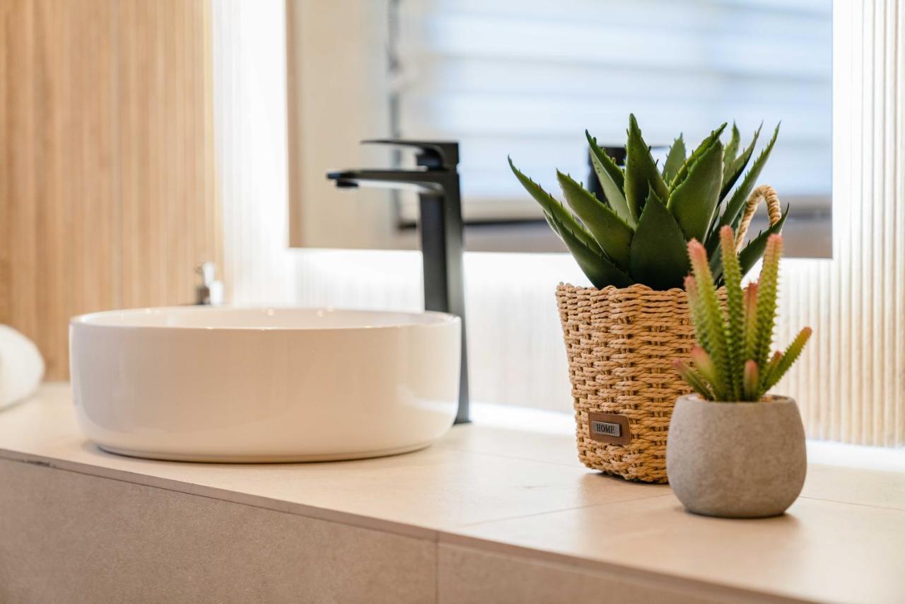 Golden With Jacuzzi Apartamento *